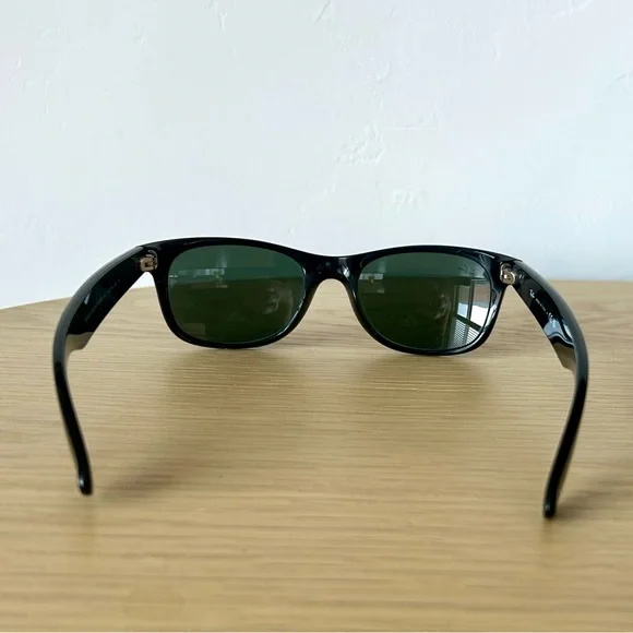 Ray-Ban Black NEW WAYFARER CLASSIC Sunglasses. - Picture 7 of 13